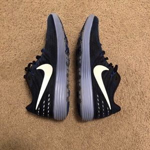 Lunartempo 2 NIKE shoes - size 9